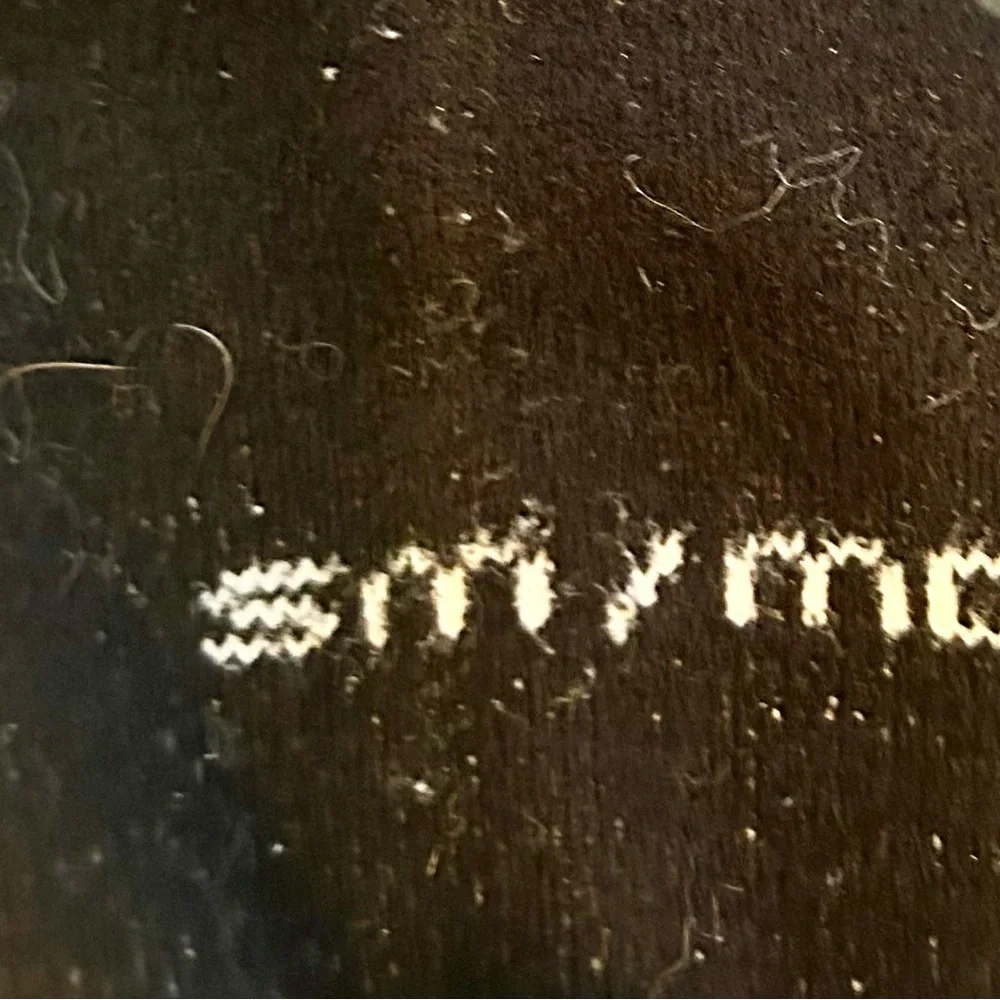 Run in Rabbit Crew Socks - Picture 3 of 3